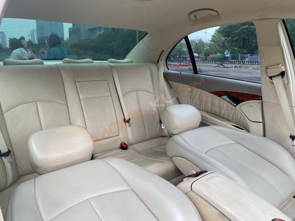 Mobil Mercedes-Benz E-Class 2006