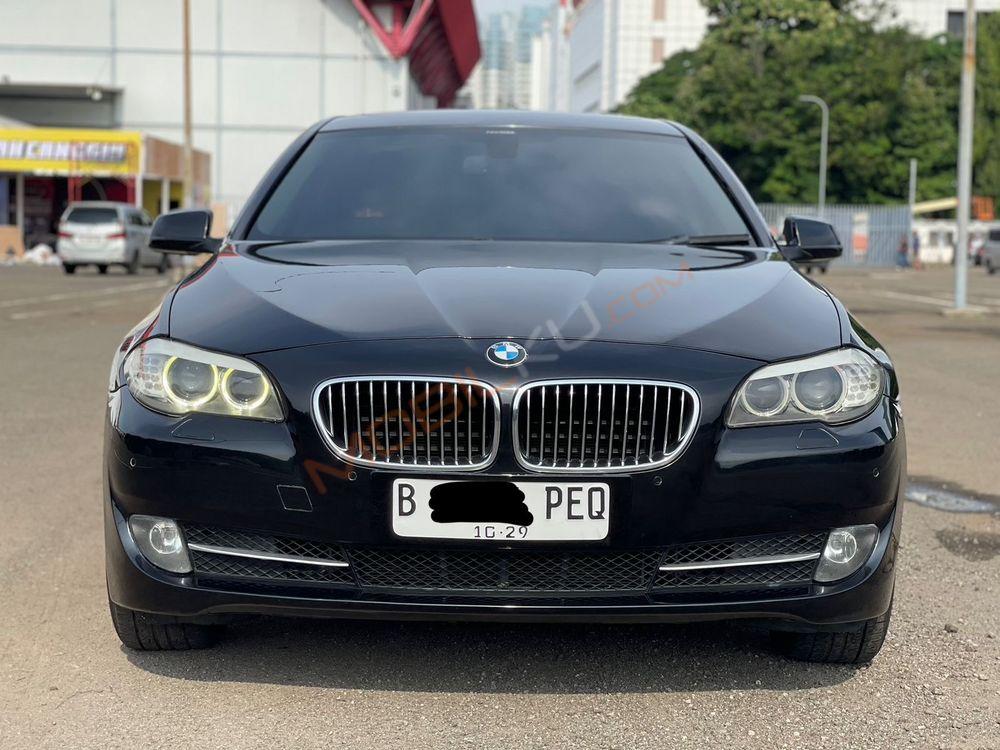 Mobil BMW 5 Series 2013