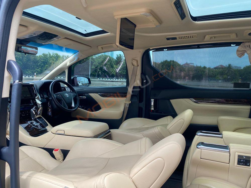 Mobil Toyota Alphard 2019