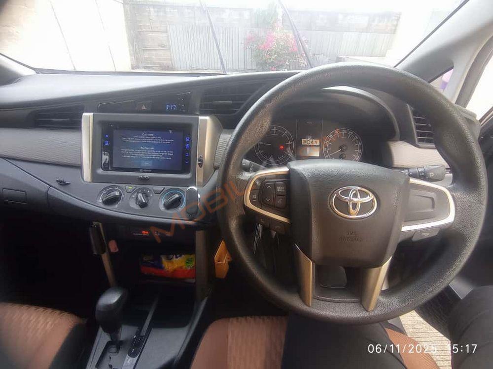 Mobil Toyota Kijang Innova 2019