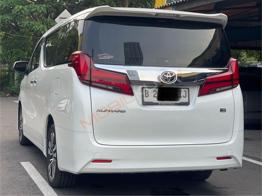 Mobil Toyota Alphard 2022