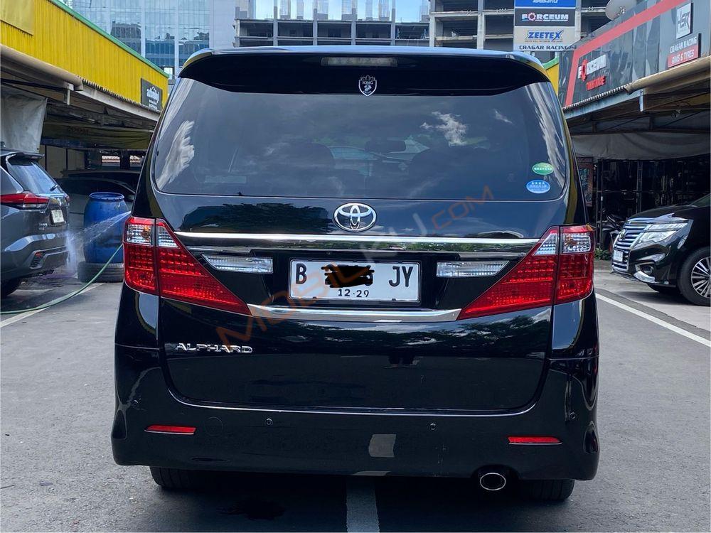 Mobil Toyota Alphard 2014