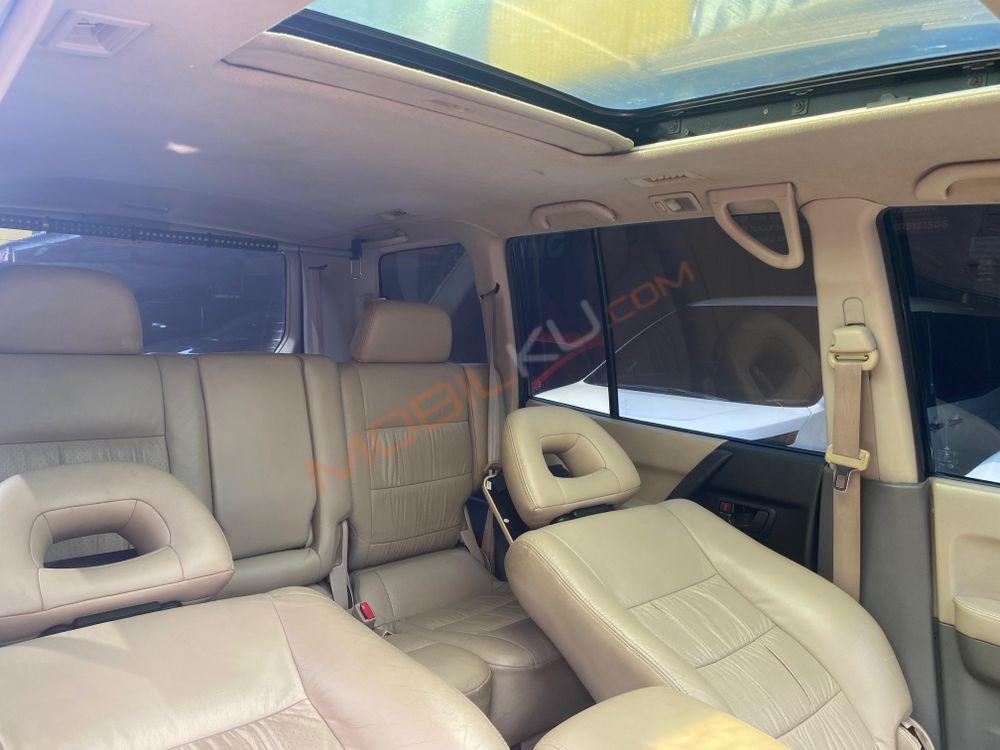 Mobil Mitsubishi Pajero 2001