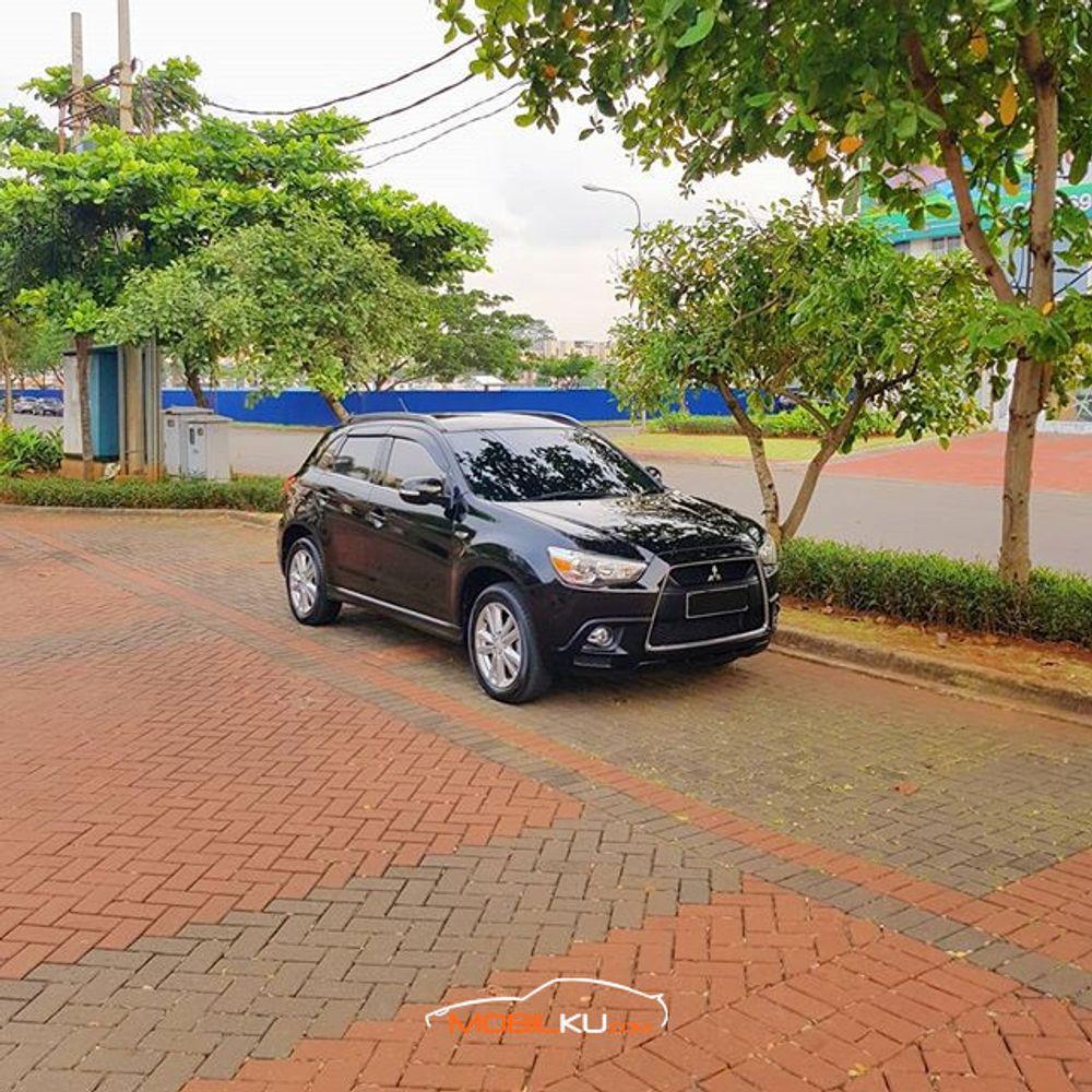 Mobil Mitsubishi Outlander Sport 2012