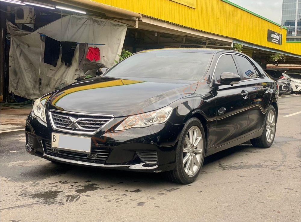 Mobil Toyota Mark X 2012
