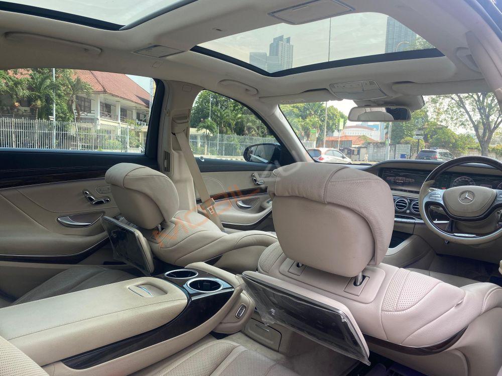 Mobil Mercedes-Benz S-Class 2015
