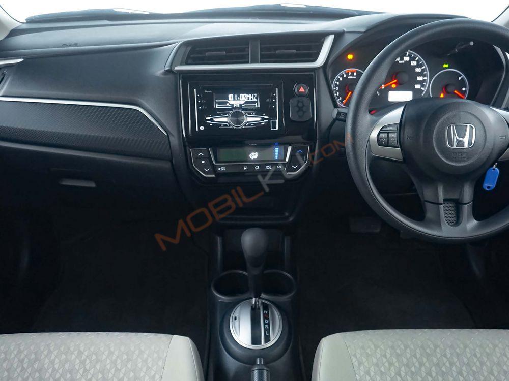 https://mobilku.s3.ap-southeast-3.amazonaws.com/ads/1000/140e74c5-a1a4-4b15-a378-d54e1acacae4.jpeg