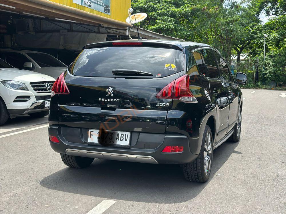 Mobil Peugeot 3008 2016