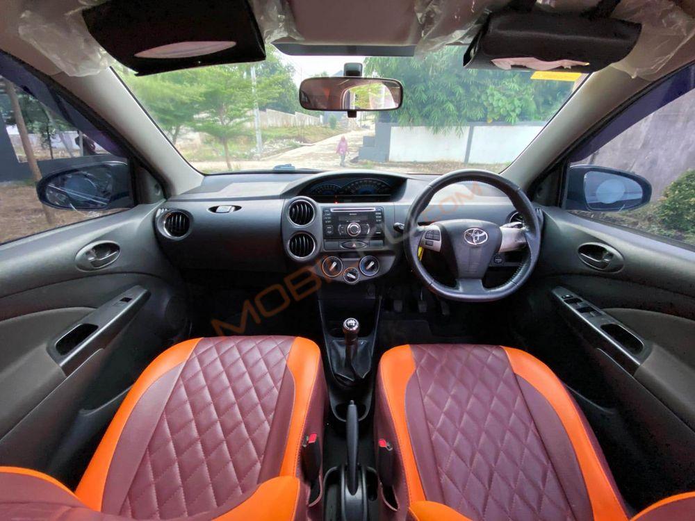 Mobil Toyota Etios 2016