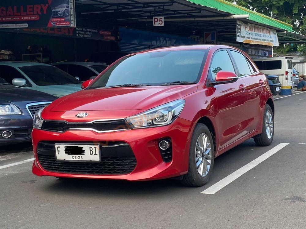 Mobil Kia Rio 2017