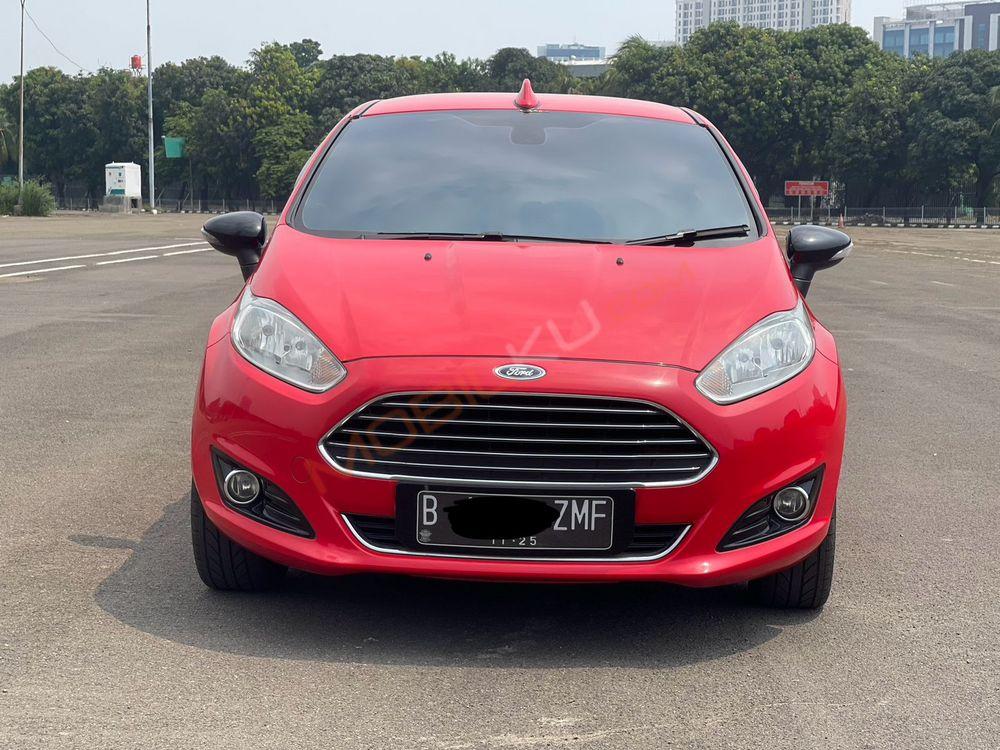 Mobil Ford Fiesta 2013