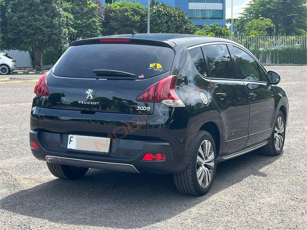 Mobil Peugeot 3008 2016