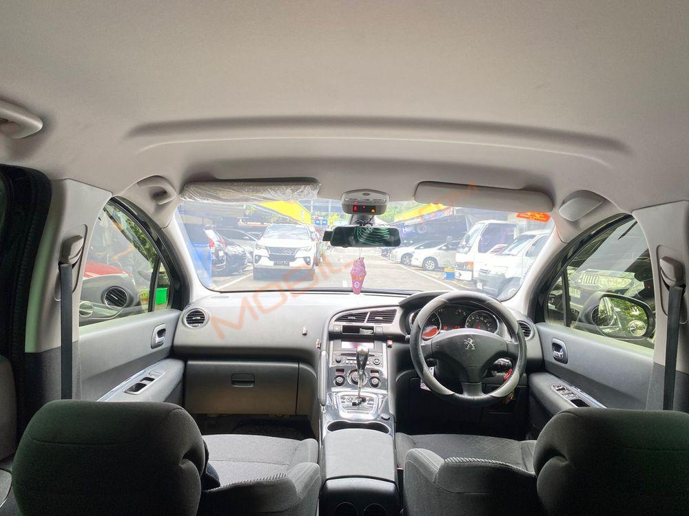 Mobil Peugeot 3008 2016
