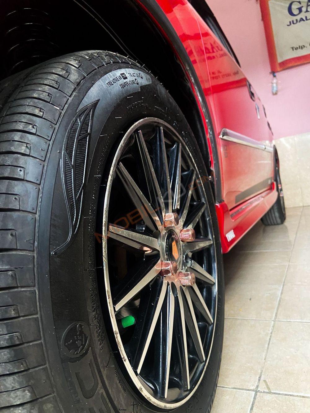 Mobil Daihatsu Ayla 2015