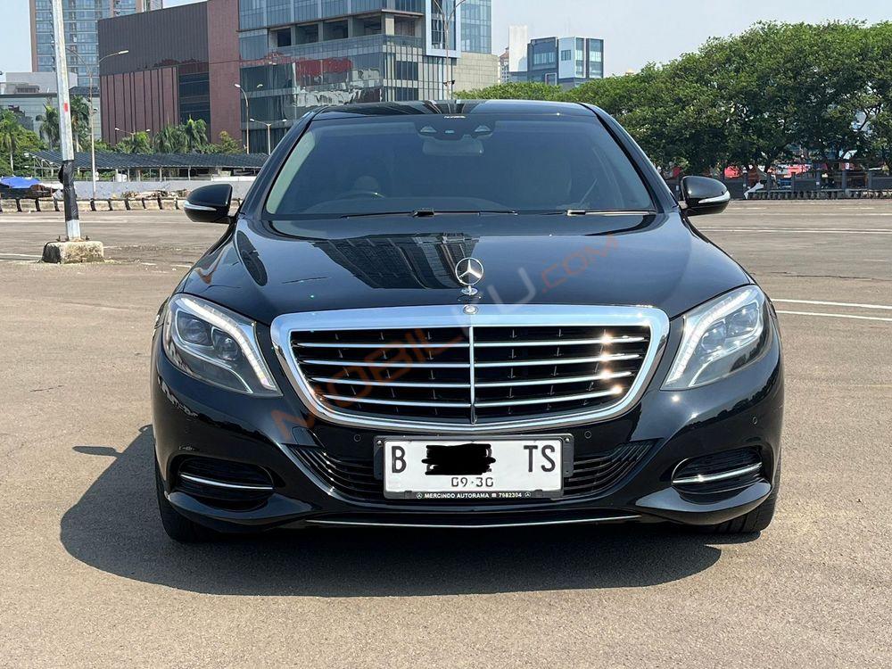 Mobil Mercedes-Benz S-Class 2015