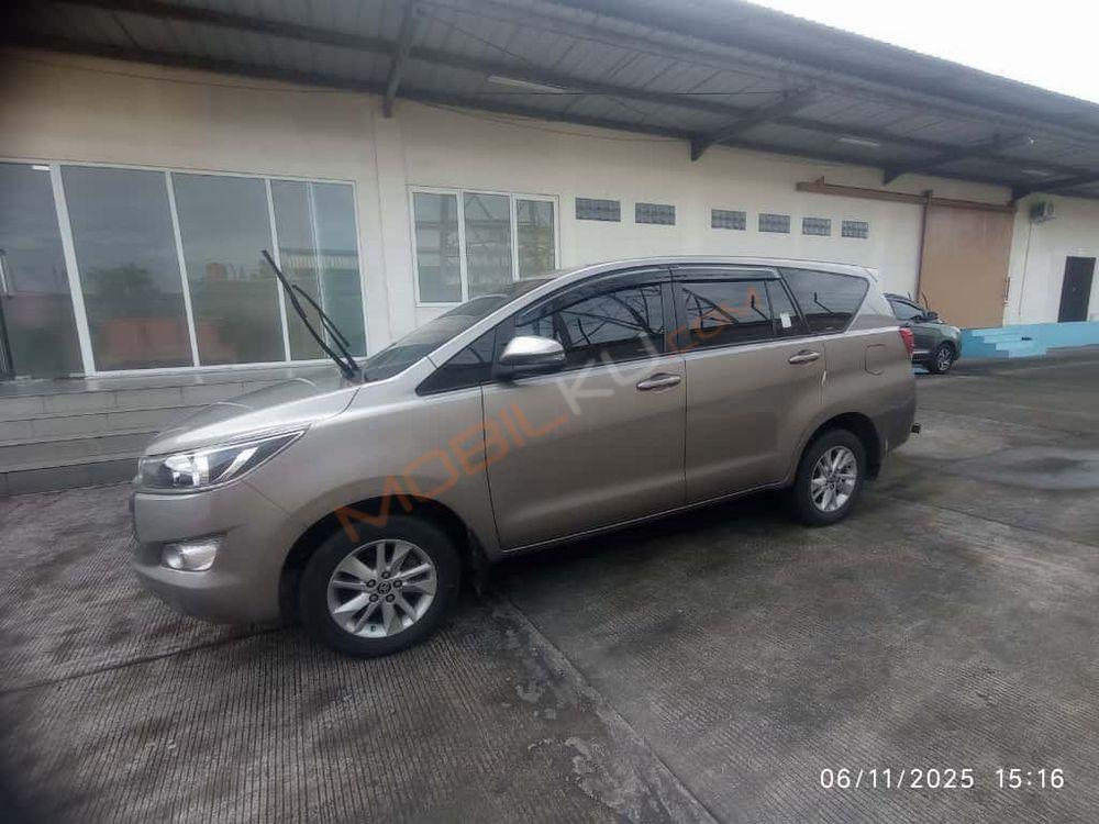 Mobil Toyota Kijang Innova 2019