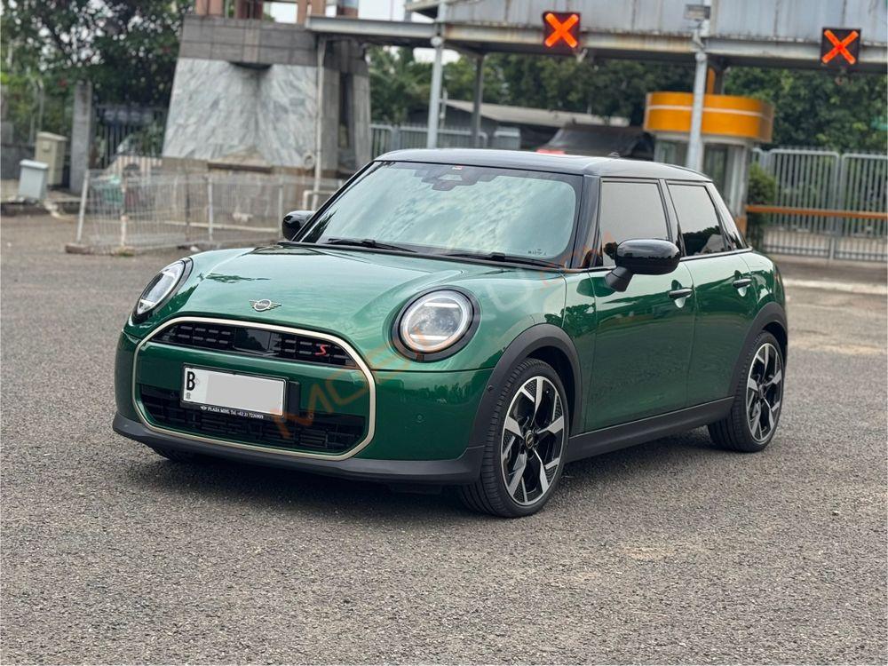Mobil MINI 5-Door 2024