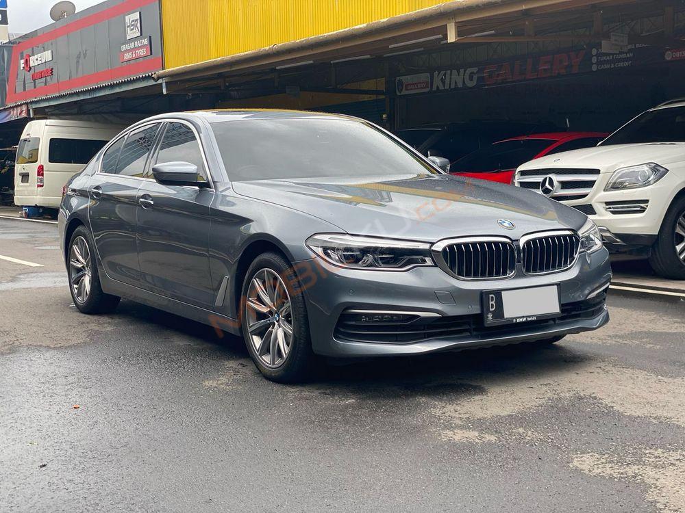 Mobil BMW 5 Series 2020