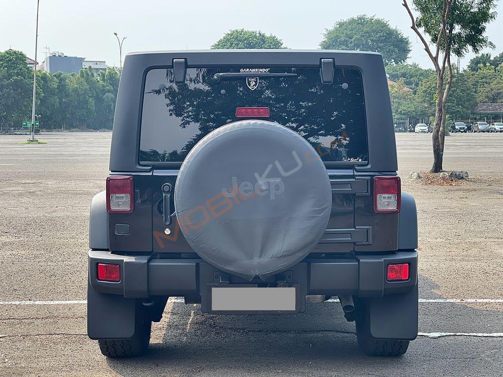 Mobil Jeep Wrangler 2011