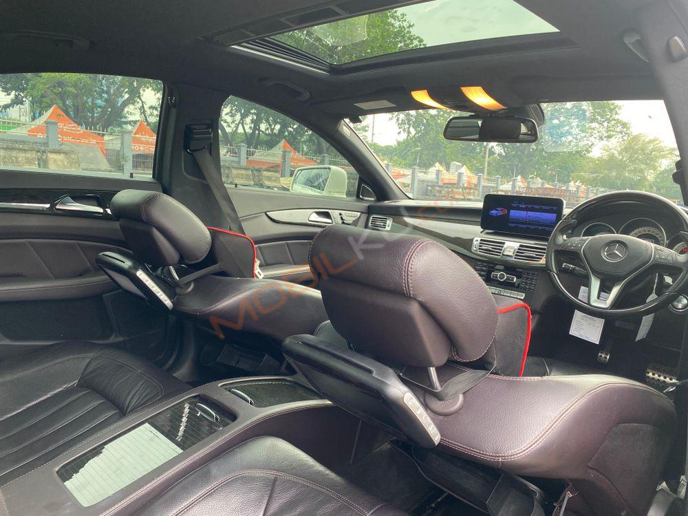 Mobil Mercedes-Benz CLS 2013