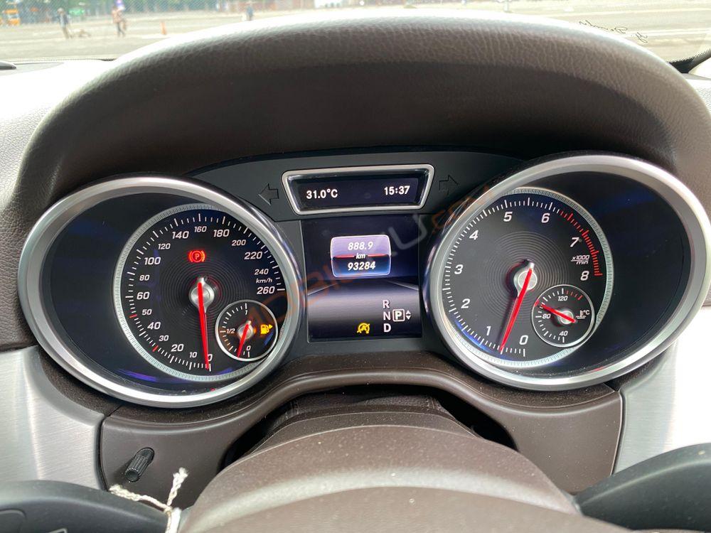 Mobil Mercedes-Benz GLE 2016