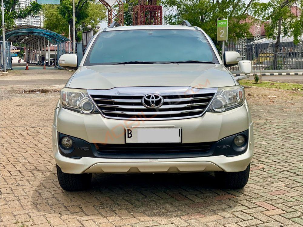 Mobil Toyota Fortuner 2013