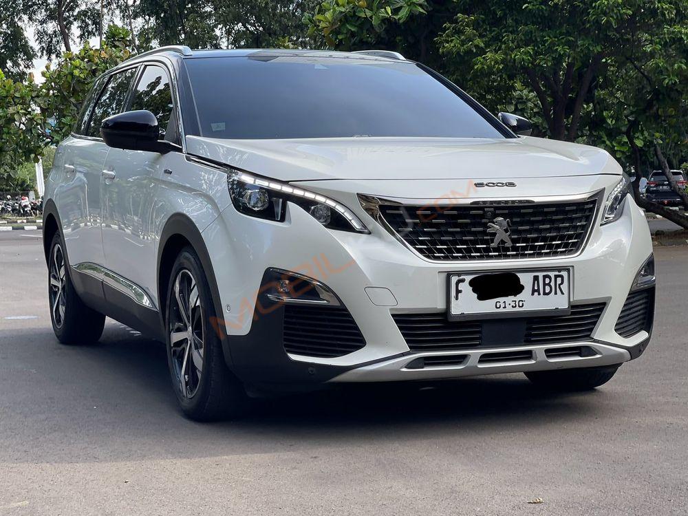 Mobil Peugeot 5008 2019