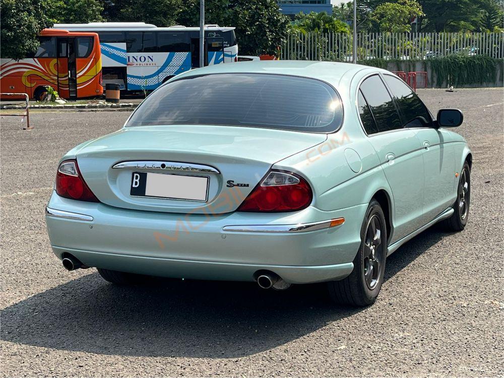 Mobil Jaguar S-Type 2002