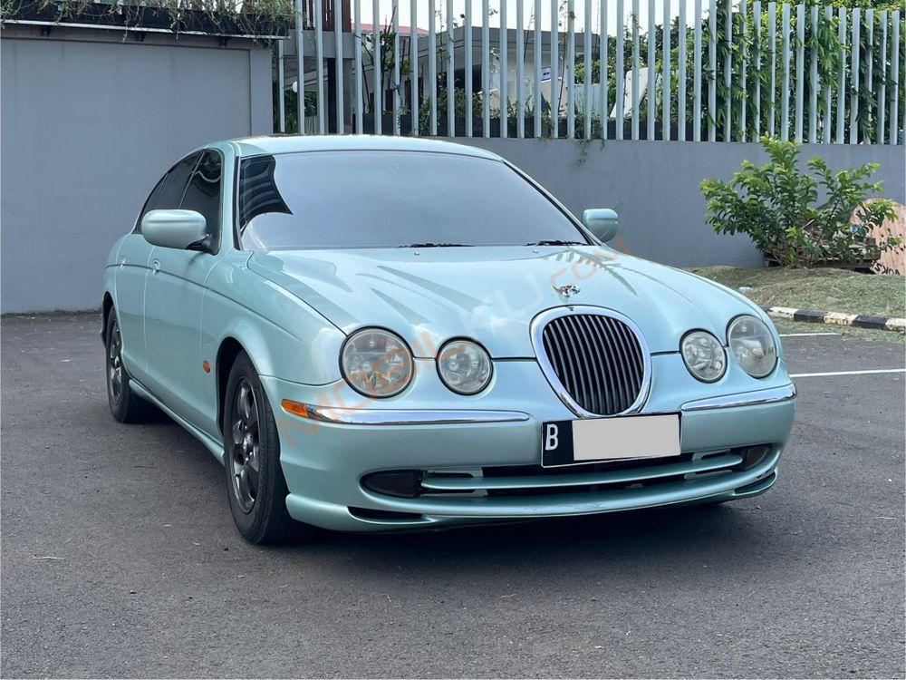 Mobil Jaguar S-Type 2002