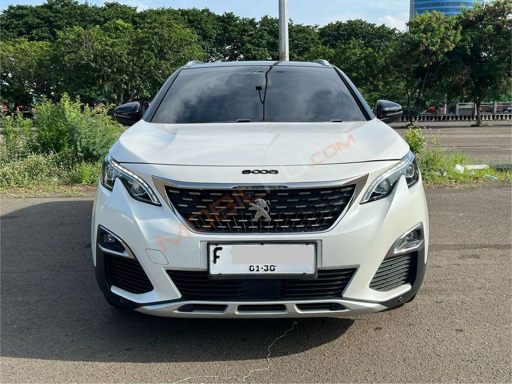 Mobil Peugeot 5008 2019