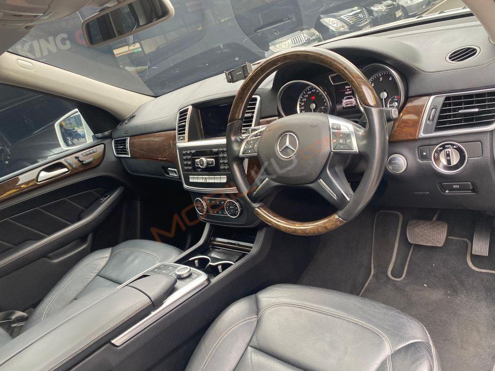 Mobil Mercedes-Benz GL 2016