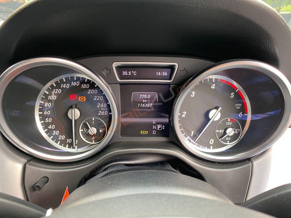 Mobil Mercedes-Benz ML 2013