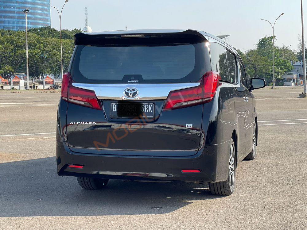 Mobil Toyota Alphard 2020
