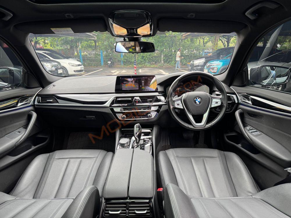 Mobil BMW 5 Series 2020