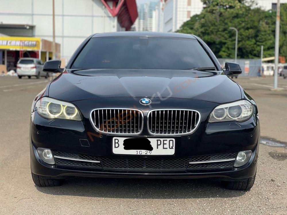 Mobil BMW 5 Series 2013