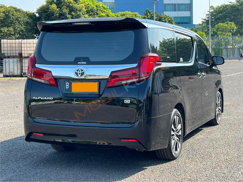 Mobil Toyota Alphard 2020