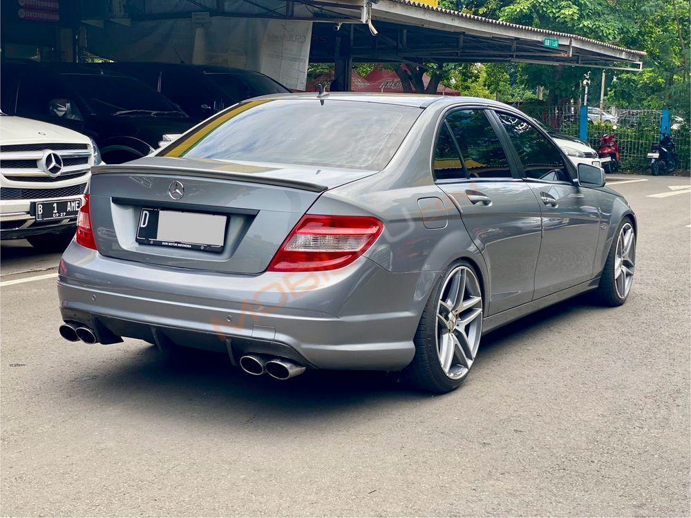 Mobil Mercedes-Benz C-Class 2011