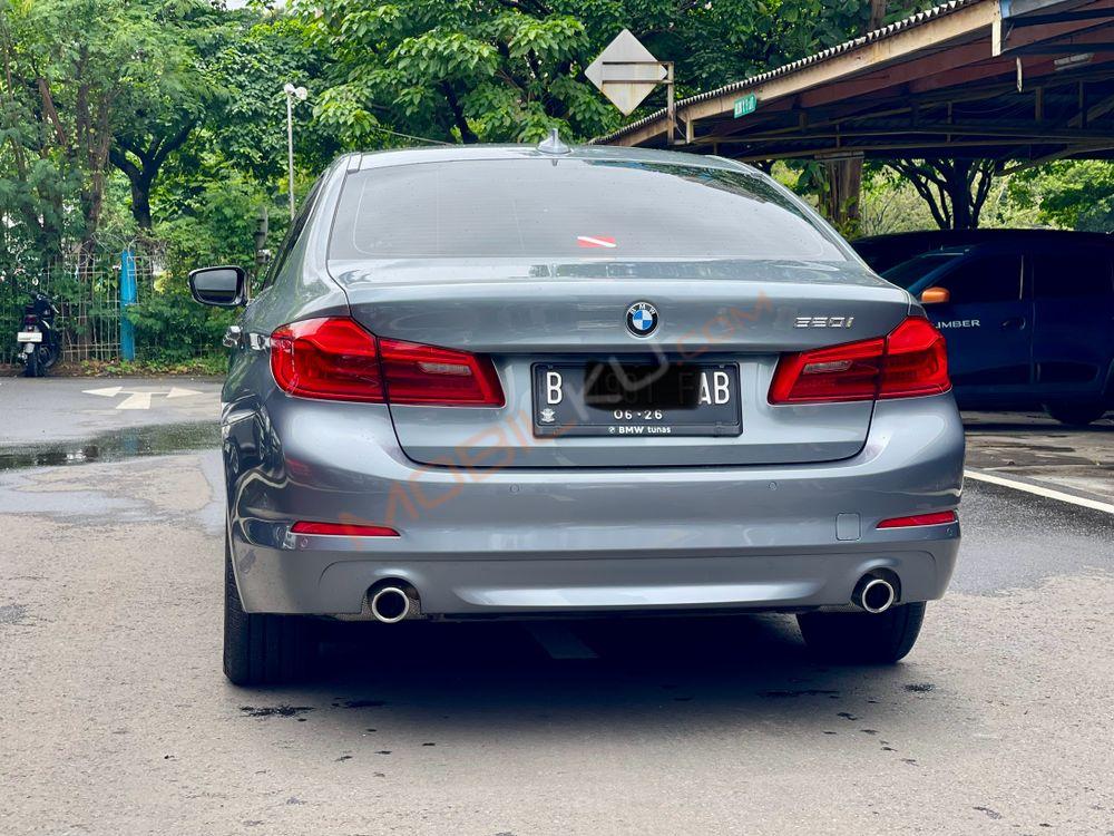 Mobil BMW 5 Series 2020