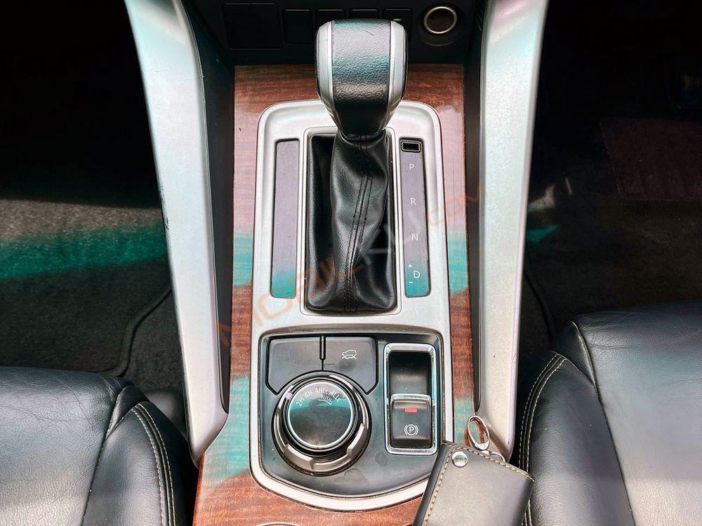 Mobil Mitsubishi Pajero Sport 2016