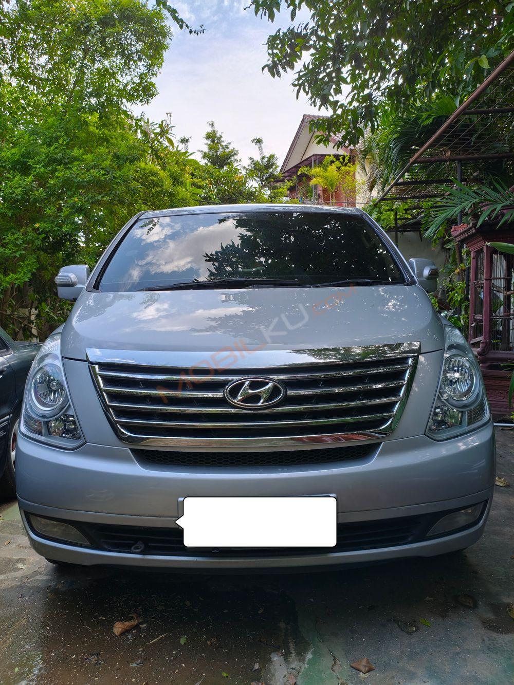 Mobil Hyundai H-1 2013