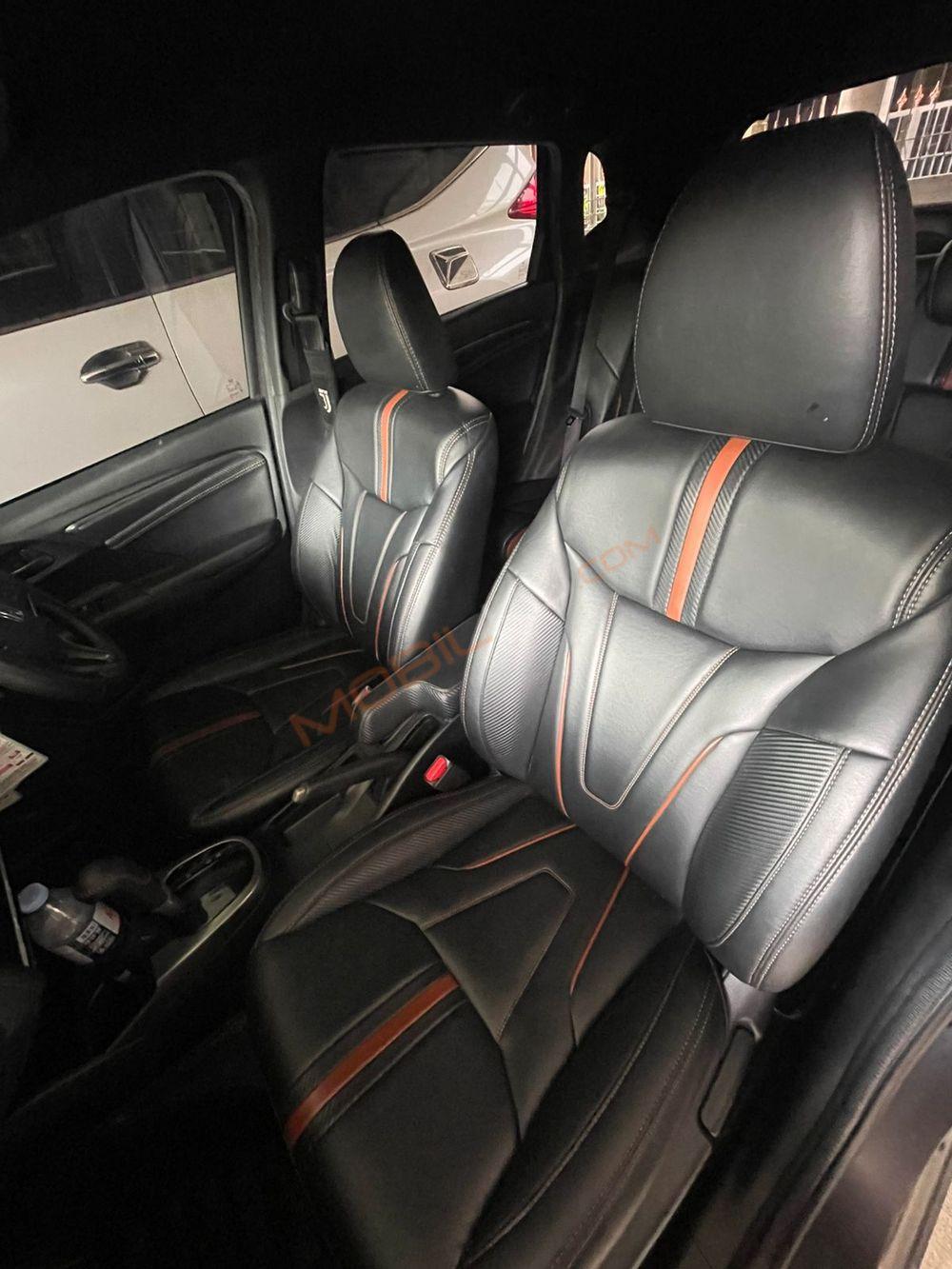 Mobil Honda Jazz 2020