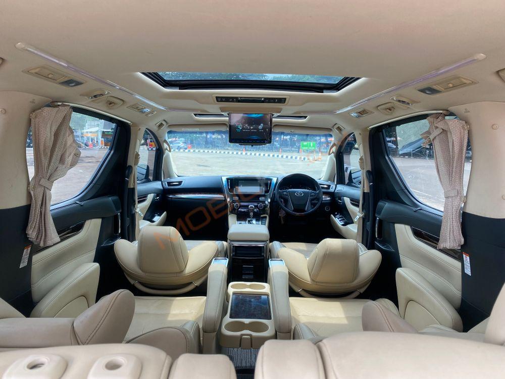 Mobil Toyota Alphard 2019