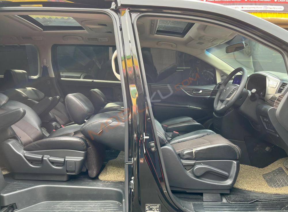 Mobil Nissan Elgrand 2014