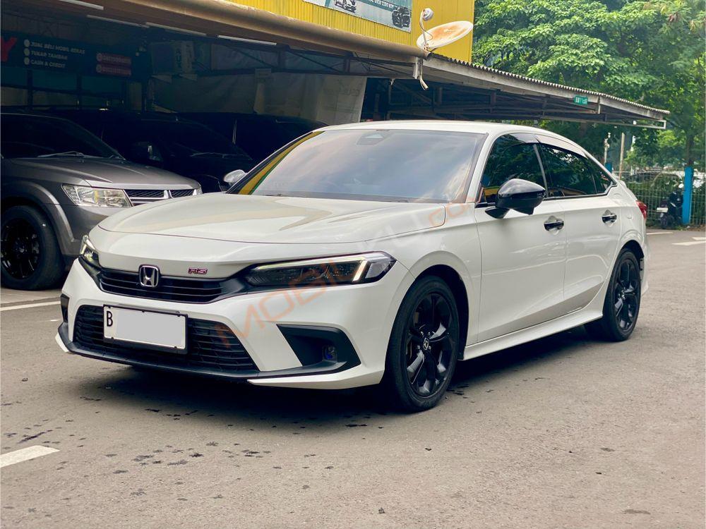 Mobil Honda Civic Sedan 2023