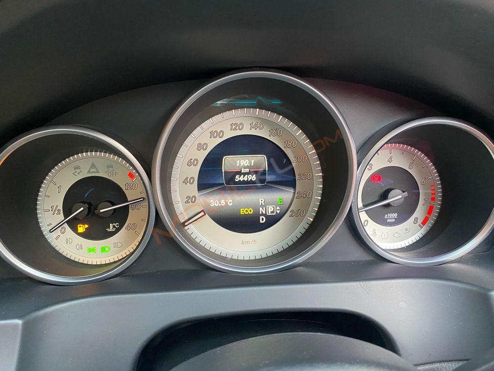 Mobil Mercedes-Benz E-Class 2013