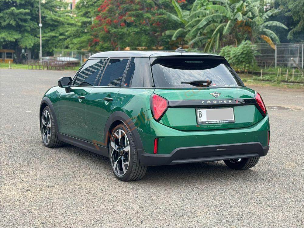 Mobil MINI 5-Door 2024