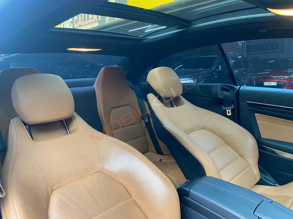 Mobil Mercedes-Benz E-Class 2013