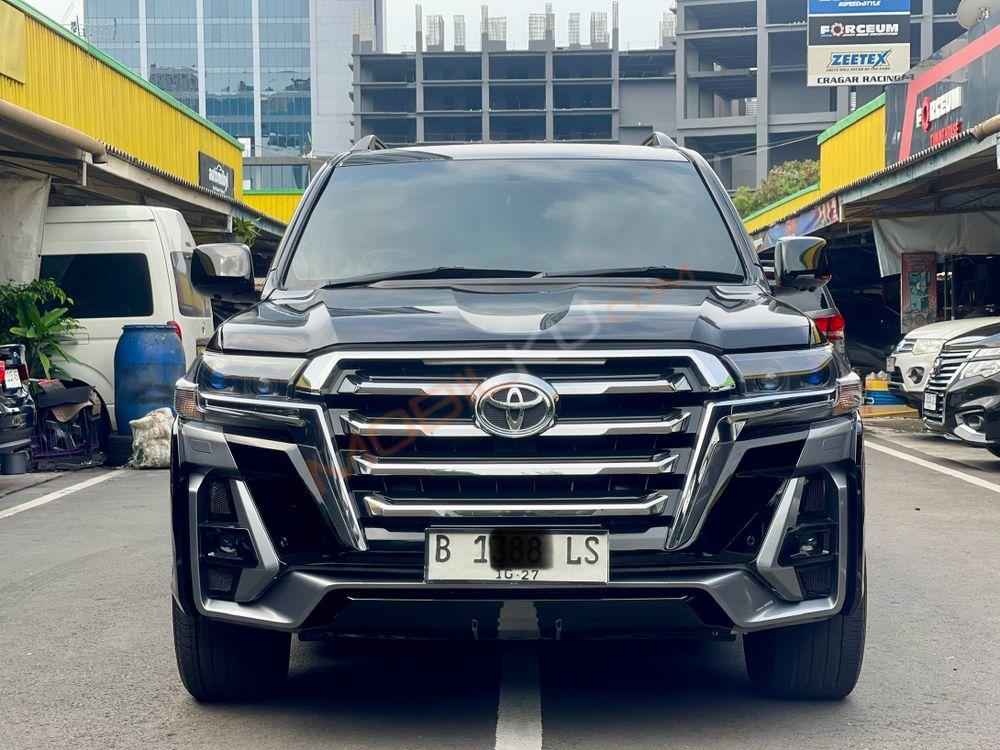 Mobil Toyota Land Cruiser 2008