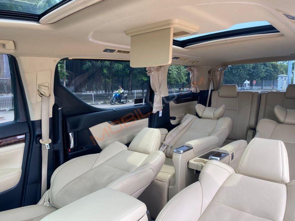 Mobil Toyota Alphard 2019