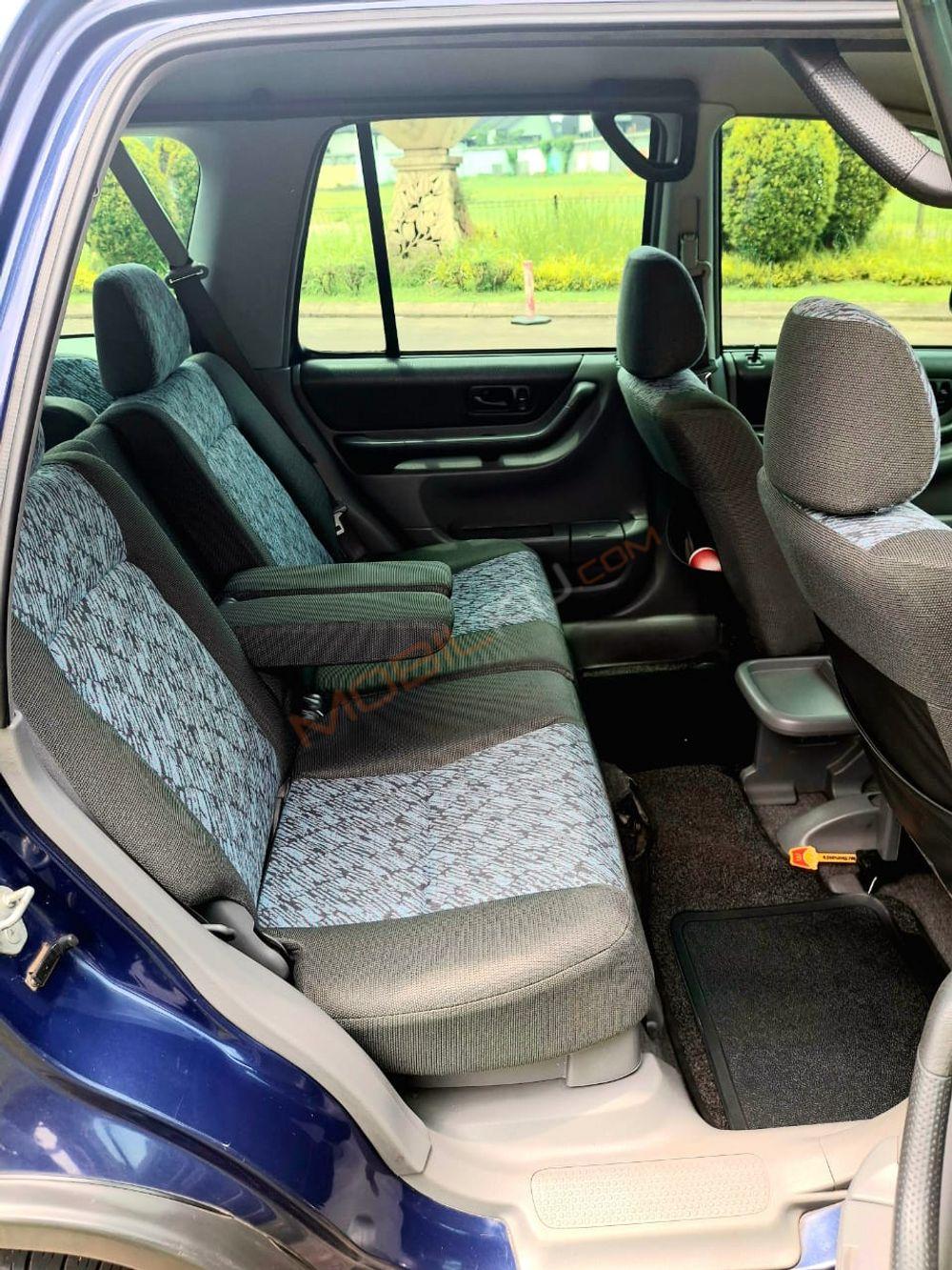 Mobil Honda CR-V 2001